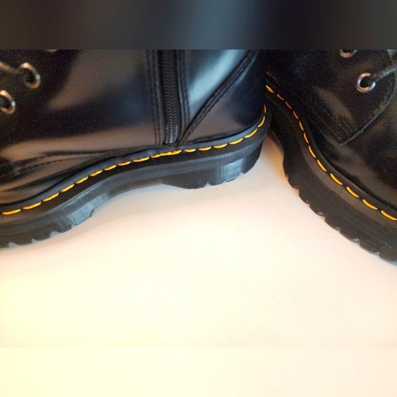 Dr. Martens Black Leather Boots for Men - Picture 10 of 16